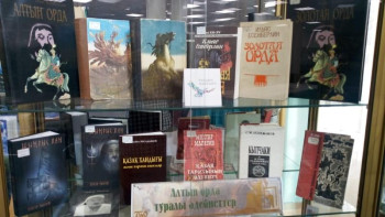 Фотография к новости: Ұлттық кітапханаға Алтын Орда хандарының хаттары қойылды