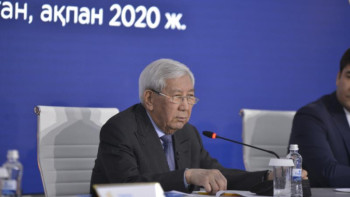 Фотография к новости: Тәуелсіздігіміз Жаңа жылдың тасасында қалып келеді – Жолдасбеков 