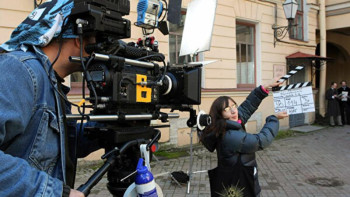 Фотография к новости: Кино түсірген 15 адамның қасында 12 аудармашы болды – Ұлттық киноны қолдау орталығы