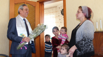 Фотография к новости: "Ауыл" партиясы 15 балалы Татьяна Култышеваны құттықтады