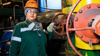 Фотография к новости: Жұмысым нақтылық пен ықтияттылықты қажет етеді – өндіріс озаты