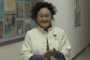 Фотография к новости: "Қыз Жібек" фильмінде "Гәкку" әнін орындаған әнші Атырауда тұрады