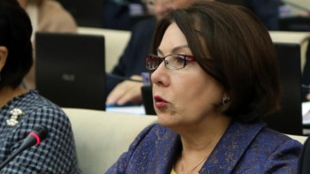 Фотография к новости: Біздің ақшамызға өмір сүріп жатыр: Қарағұсова көпбалалы отбасылардың несиесін кешіруге қарсы шықты