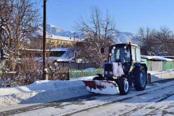 Фотография к новости: Адамдар трактор жалдап көшені қардан тазартпау керек – ІІМ 