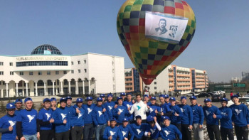 Фотография к новости: Абай Құнанбайұлының 175 жылдығына орай әуе шары ұшырылды