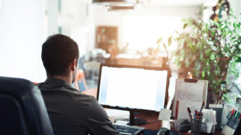 Фотография к новости: Мемлекеттік мекемелерде компьютерлер 8 сағаттық жұмыстан соң автоматты түрде сөндіріледі 