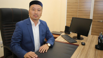 Фотография к новости: Смайыл Сейтбеков: Жұмыртқаның да халал, халал емесі болады