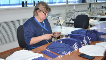 Фотография к новости: Көкшетаулық кәсіпорын бетперде тігуді қолға алды 