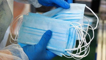 Фотография к новости: Әкім елордаға 1 млн маска әкелінетінін айтты