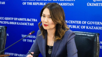 Фотография к новости: Жайылғанова мемлекеттік қызметшілерге үндеу жолдады