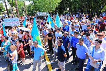 Фотография к новости: Бейбіт митинг өткізу туралы заң алғашқы оқылымда қабылданды