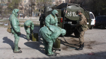 Фотография к новости: Әскерилер Тараз қаласын дезинфекциялауда