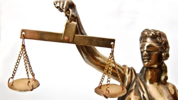 Фотография к новости: Жеке ұшақпен Германияға барып келген сот төрағасына қатысты тергеу басталды