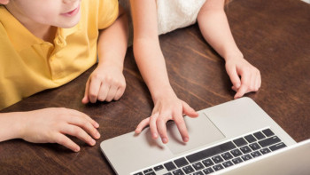 Фотография к новости: Ақмолада 8 мың оқушы компьютермен қамтылады