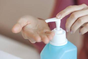 Фотография к новости: Шығыс Қазақстандағы университетте антисептик дайындала бастады