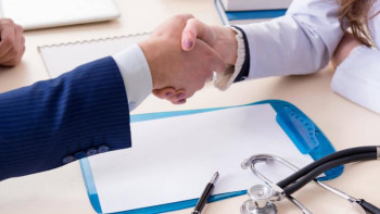 Фотография к новости: МСҚ 1250-ден астам медициналық ұйыммен келісімшарт бекітті