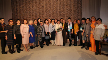 Фотография к новости: ﻿﻿Аналар қашанда алда жүреді – жазушы