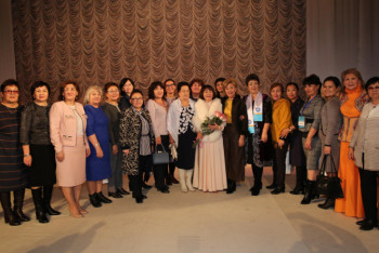 Фотография к новости: ﻿﻿Аналар қашанда алда жүреді – жазушы