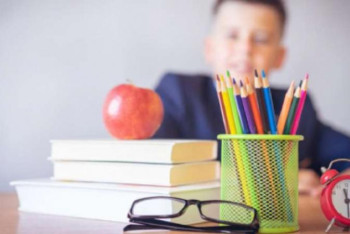 Фотография к новости: Оқушылар радио және почта арқылы білім алады