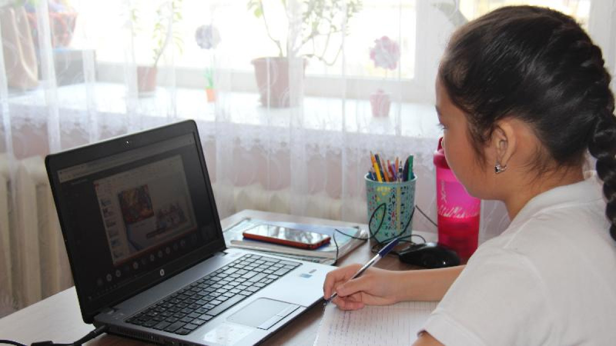 Назарбаев Зияткерлік мектептерінің оқушылары онлайн жүйеде оқиды