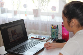 Фотография к новости: Назарбаев Зияткерлік мектептерінің оқушылары онлайн жүйеде оқиды