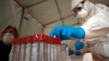 Фотография к новости: Қазақстанға 100 мыңға жуық экспресс-тест әкелінді