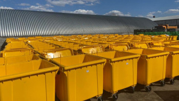 Фотография к новости: Екібастұзда тұрмыстық қалдықтарды бөлетін 400-ге жуық еуроконтейнер орнатылады