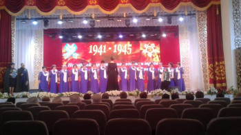 Фотография к новости: Жеңіс-75: Қарағандылық ардаргерлер хоры жеңіс жырын жырлайды