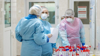 Фотография к новости: COVID-19: Вирус жұқтырған әрбір бесінші адам – медицина қызметкері 