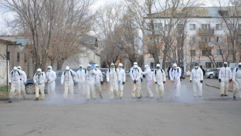 Фотография к новости: Құтқарушылар Көкшетау көшелерін дезинфекциялауда