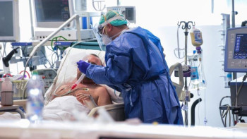 Фотография к новости: COVID-19: Індетті жеңген дәрігер АҚШ-тағы жағдайды айтты 