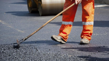 Фотография к новости: ШҚО жол жөндеу жұмыстарын жүргізуде көш бастап тұр