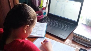 Фотография к новости: Қашықтан оқыту барысында 7118 компьютер мұқтаж отбасыларға берілді