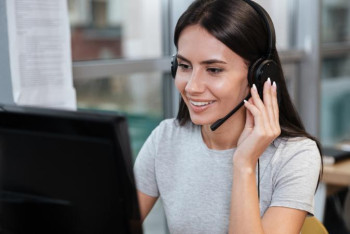 Фотография к новости: Call-center 1406. Карантин кезінде орталық жұмысына 150 маман тартылған