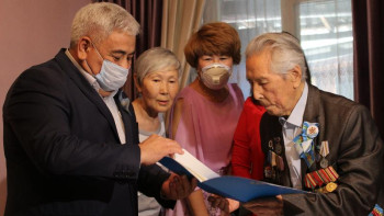 Фотография к новости: Тараздық ардагерлерге 17 млн теңге көлемінде көмек берілді