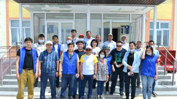 Фотография к новости: Түркістандық журналистер Мақтааралдағы қайырымдылық шараларына ұйытқы болды