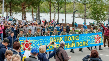 Фотография к новости: Жеңіс - 75: Қарағандыда "Мәңгілік полк" шеруі виртуалды өтті