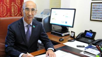 Фотография к новости: Депутат: Пәтер берер кезде 100 сұранысқа ие мамандыққа журналистерді де қосу керек 