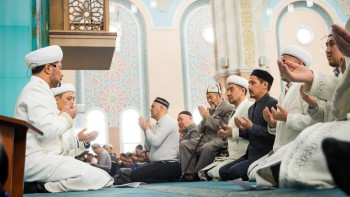 Фотография к новости: Мешітте 15 минуттан артық отыруға болмайды – бас мүфти