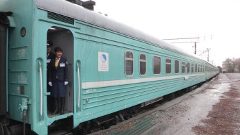 Фотография к новости: Рұқсат берді екен деп вагондар арасында оңды-солды жүре беруге болмайды – ҚТЖ