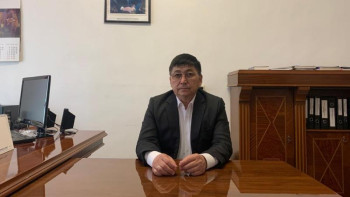 Фотография к новости: Жантас Шәріпов: Мердігерлер жол сапасындағы олқылықты жөндеуге асығар емес