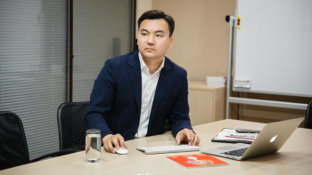 Фотография к новости: Рауан Кенжеханұлы: Сапалы білім алу үшін бір ауысымды мектептің маңызы зор