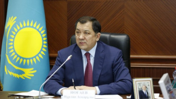 Фотография к новости: Министрлік пен әкімдіктер арасында қызметкерлерді қысқартпау жайлы келісім бар – Ноғаев