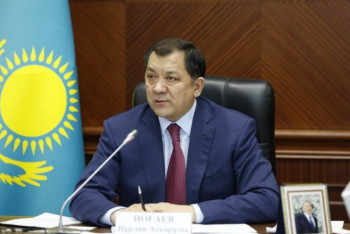 Фотография к новости: Министрлік пен әкімдіктер арасында қызметкерлерді қысқартпау жайлы келісім бар – Ноғаев