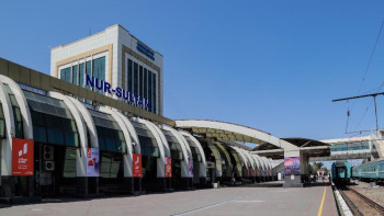 Фотография к новости: Жолаушылар пойызы жолға шығуға сақадай сай