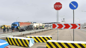 Фотография к новости: Блок-бекеттер алынғанымен, карантин талаптары сақталады