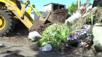 Фотография к новости: Петропавлда зираттан жүз тонна қоқыс шығарылды