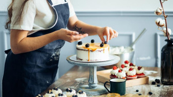 Фотография к новости: Кондитерлік өнімдер пісіретін көпбалалы ана мембағдарлама аясында кәсібін кеңейтті