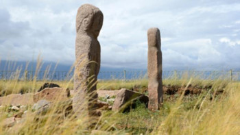 Фотография к новости: Алакөл жағасына тарихтан сыр шертетін балбал тастар жеткізілмек