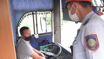 Фотография к новости: Рейд. Санитарлық талаптарды бұзған кәсіпорындарға айыппұл салынады